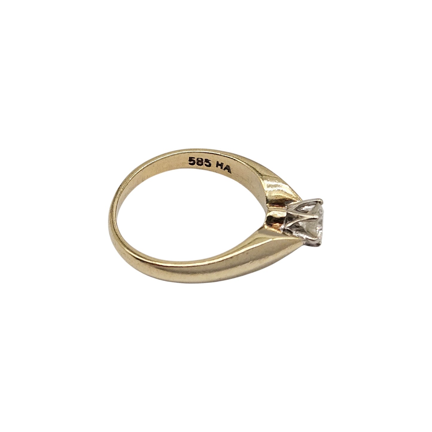 14ct 585 Yellow Gold Solitaire Diamond Ring Size G 1/2, 2.6 g.