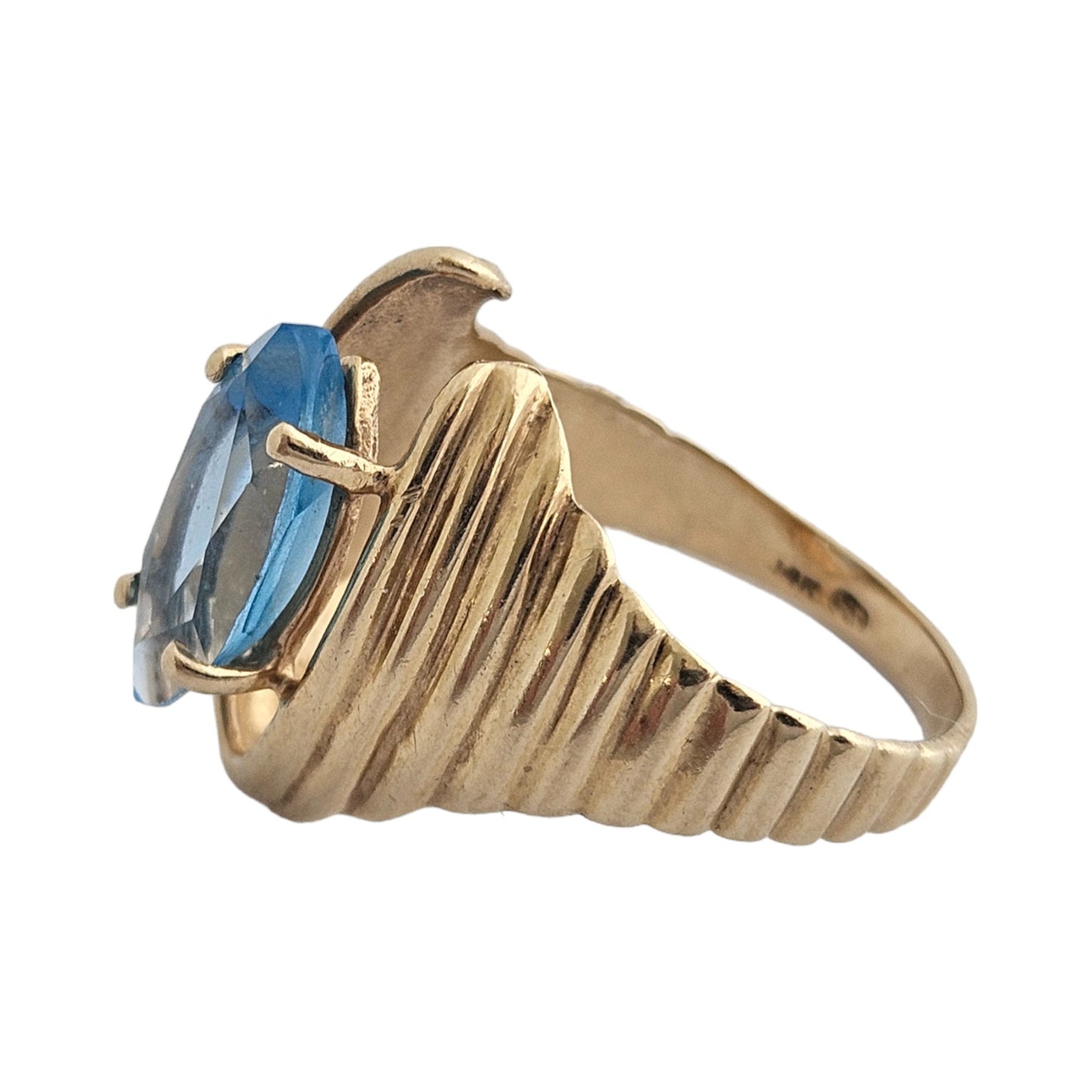 Modernistic 14ct Yellow Gold Ring with Blue Topaz Size L 3.7 g