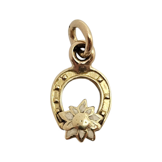 14ct Yellow Gold Horseshoe With Flower Charm L 1.0 cm 0.7 g.