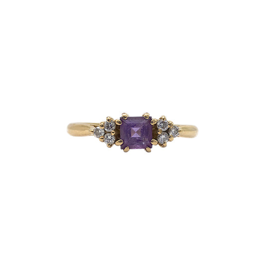 18ct gold Ring set with an Amethyst and 6 Diamonds