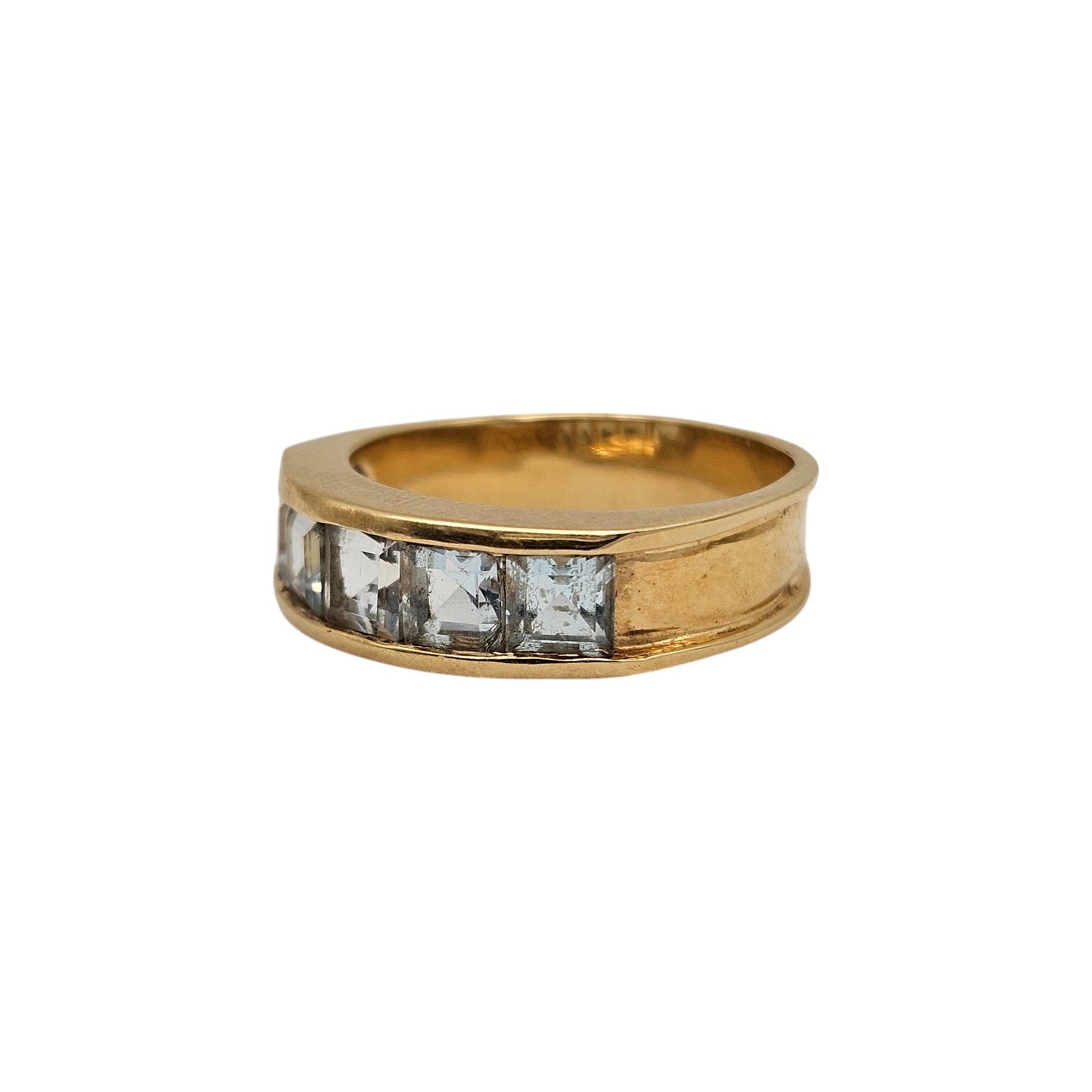 18ct Yellow Gold Aquamarine Ring Size O 6.8 g.