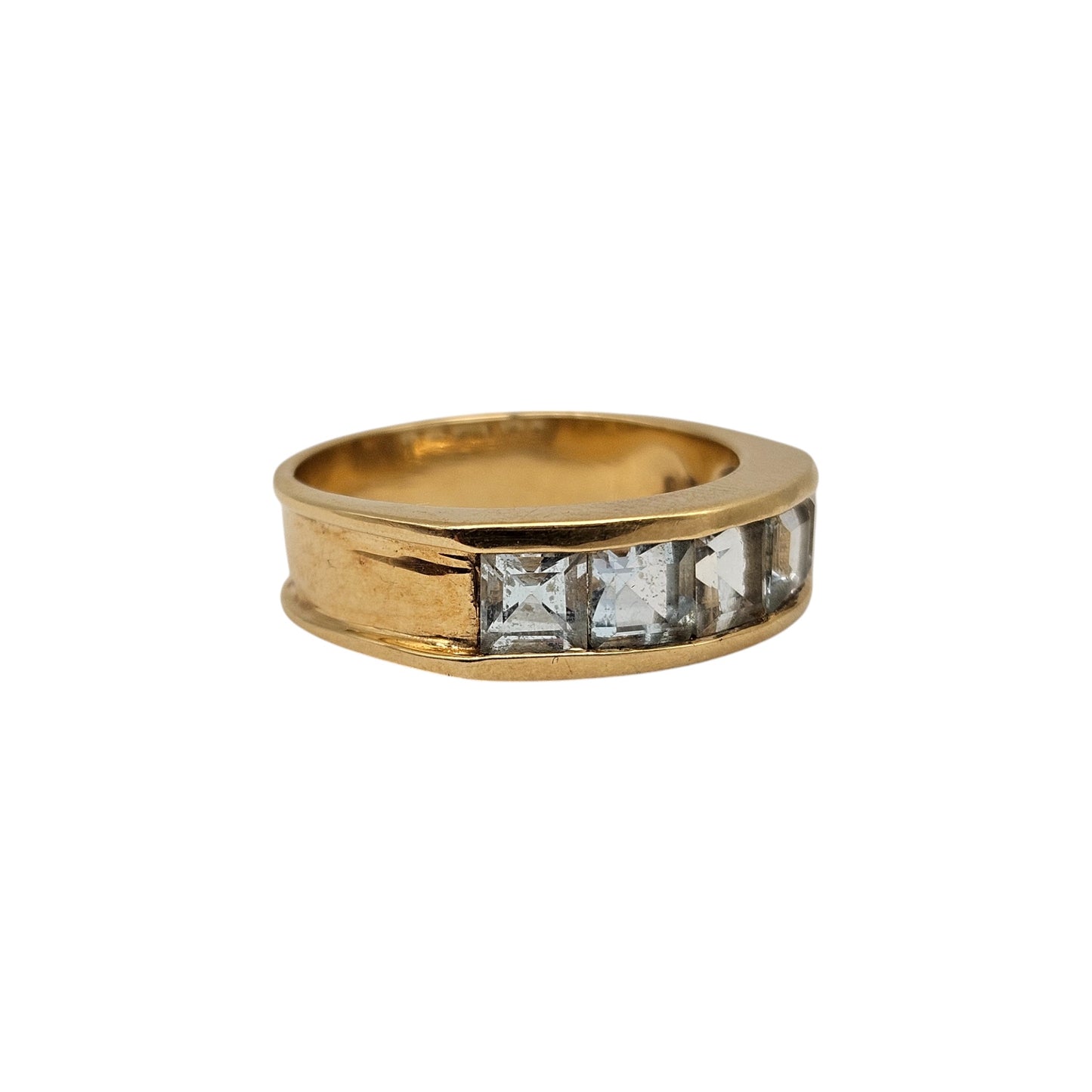 18ct Yellow Gold Aquamarine Ring Size O 6.8 g.