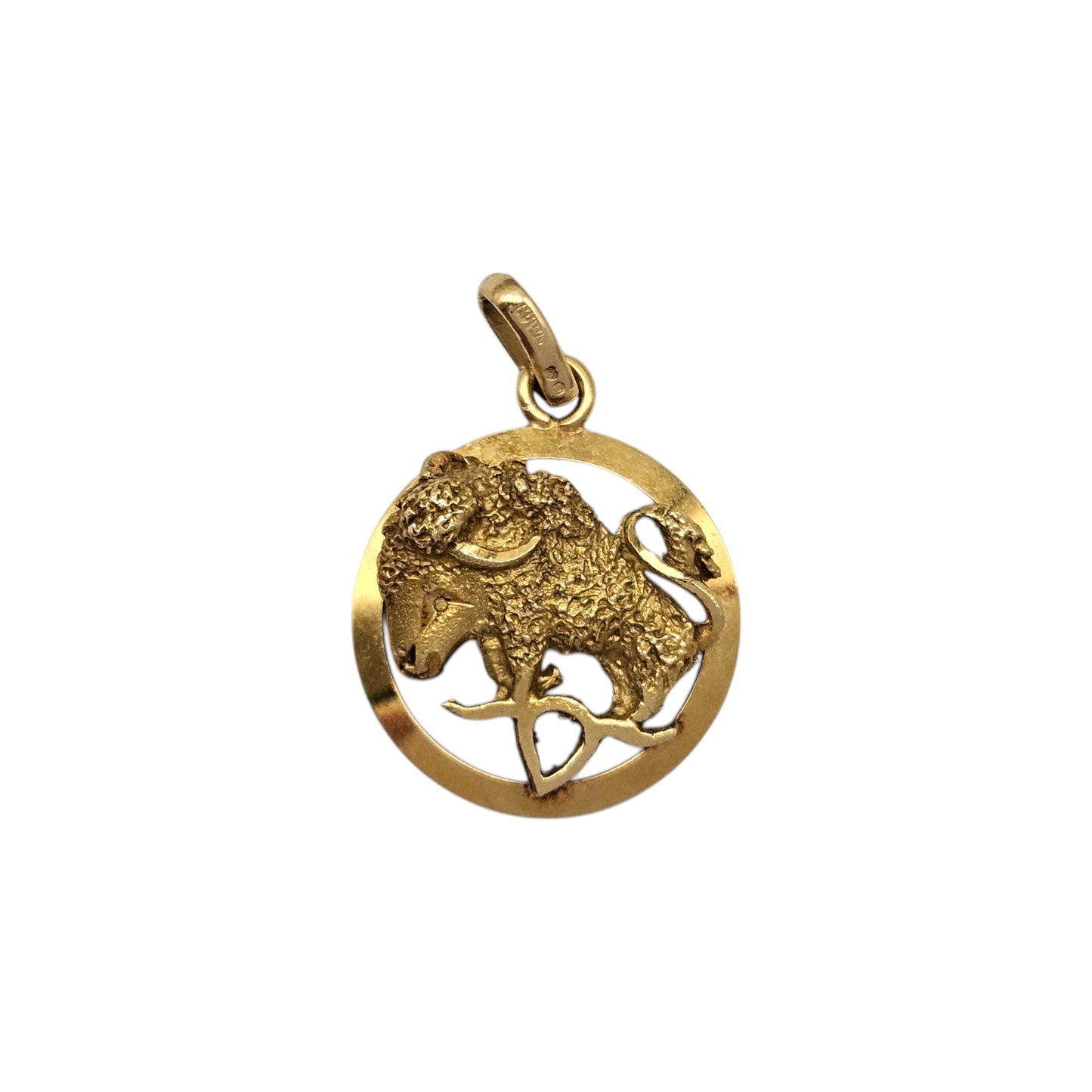 18ct 750 Yellow Gold Taurus Zodiac Pendant c.1978 L 1.7 cm 3.2 g.