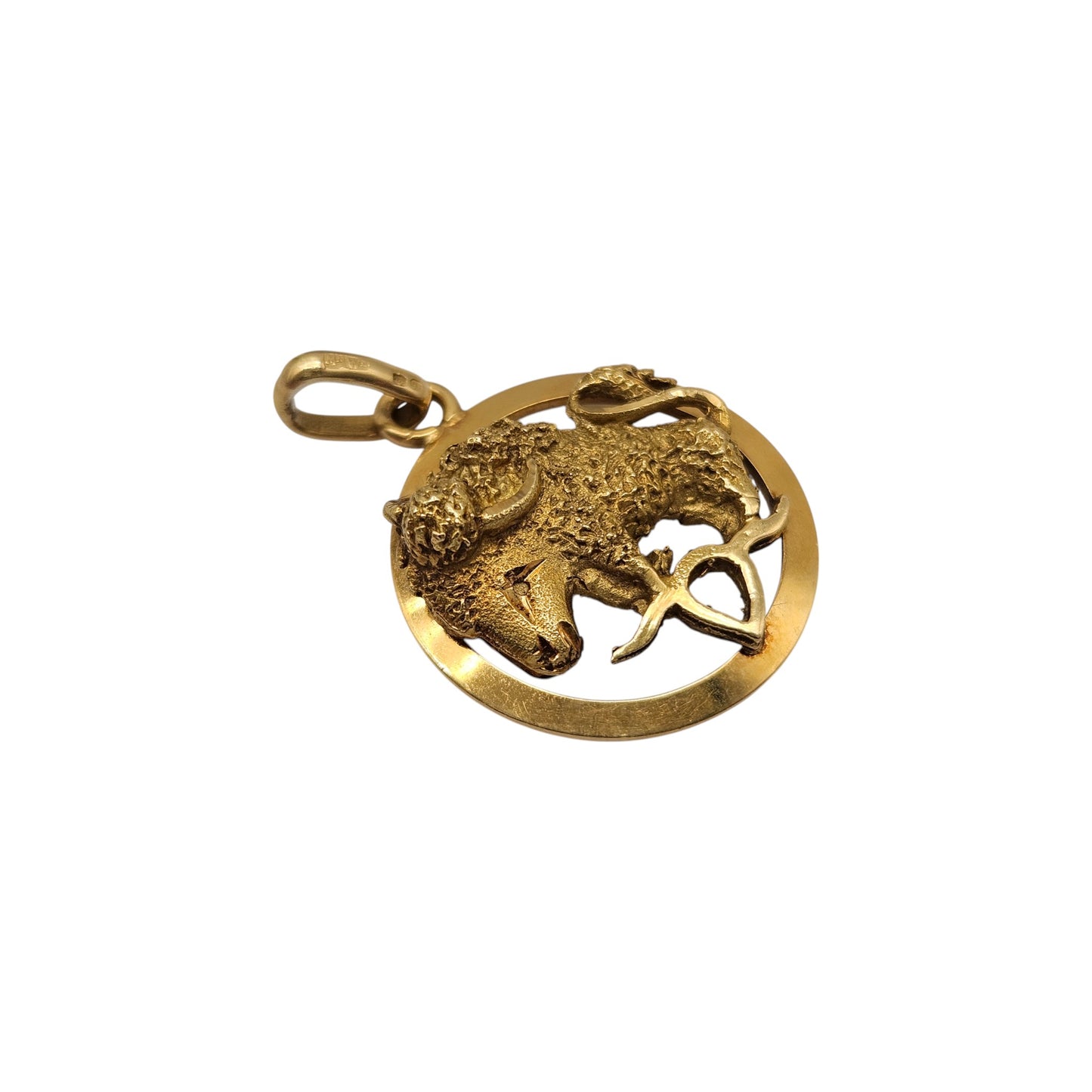 18ct 750 Yellow Gold Taurus Zodiac Pendant c.1978 L 1.7 cm 3.2 g.