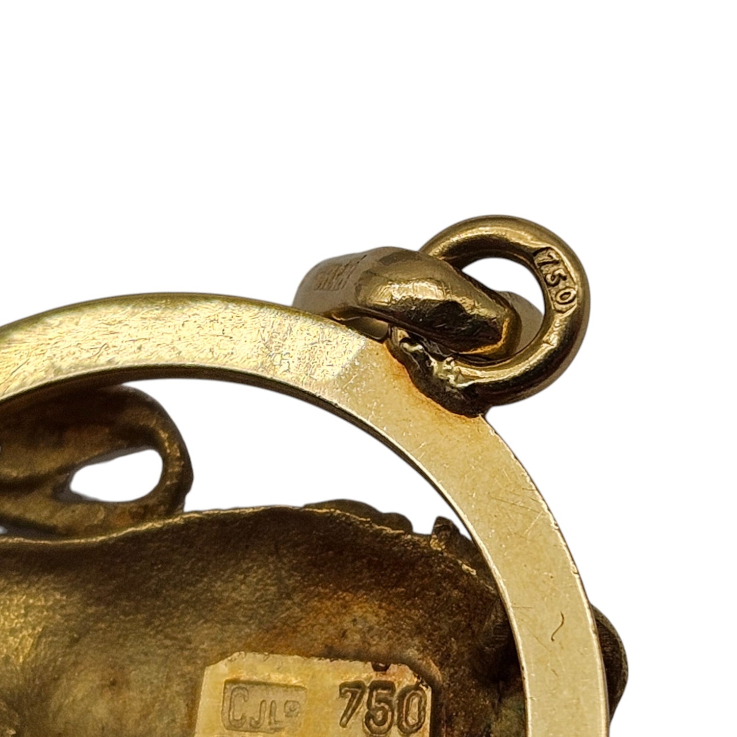 18ct 750 Yellow Gold Taurus Zodiac Pendant c.1978 L 1.7 cm 3.2 g.