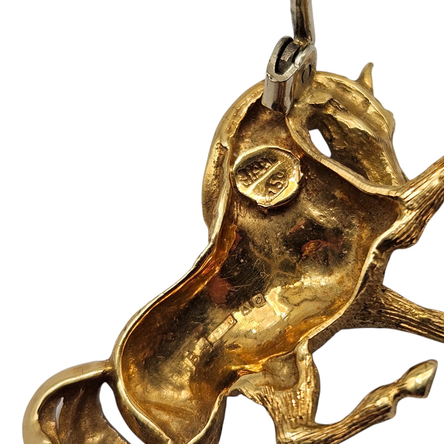18ct 750 Yellow Gold Horse Brooch c.1969 L 2.7 cm 7.4 g.