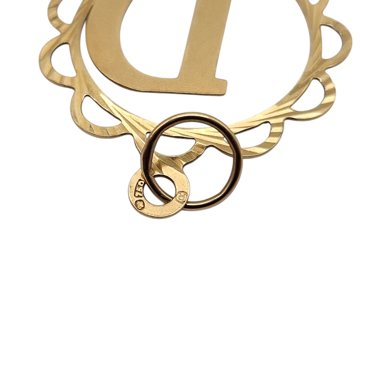 18ct 750 Yellow Gold Initial "D" Letter Pendant L 2.2 cm 1.0 g.