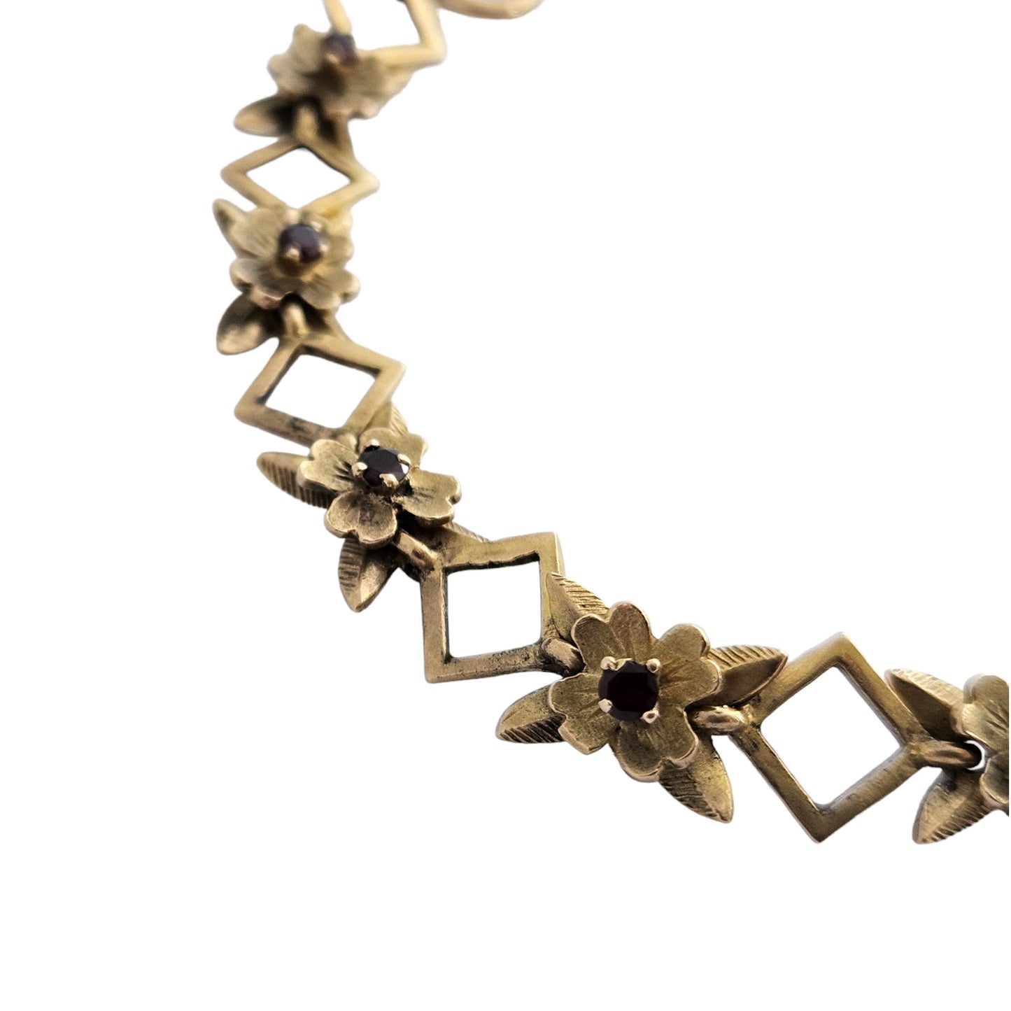 Fancy 9ct 375 Yellow Gold Bracelet with Garnets 1961 L 18.0 cm 10.0 g