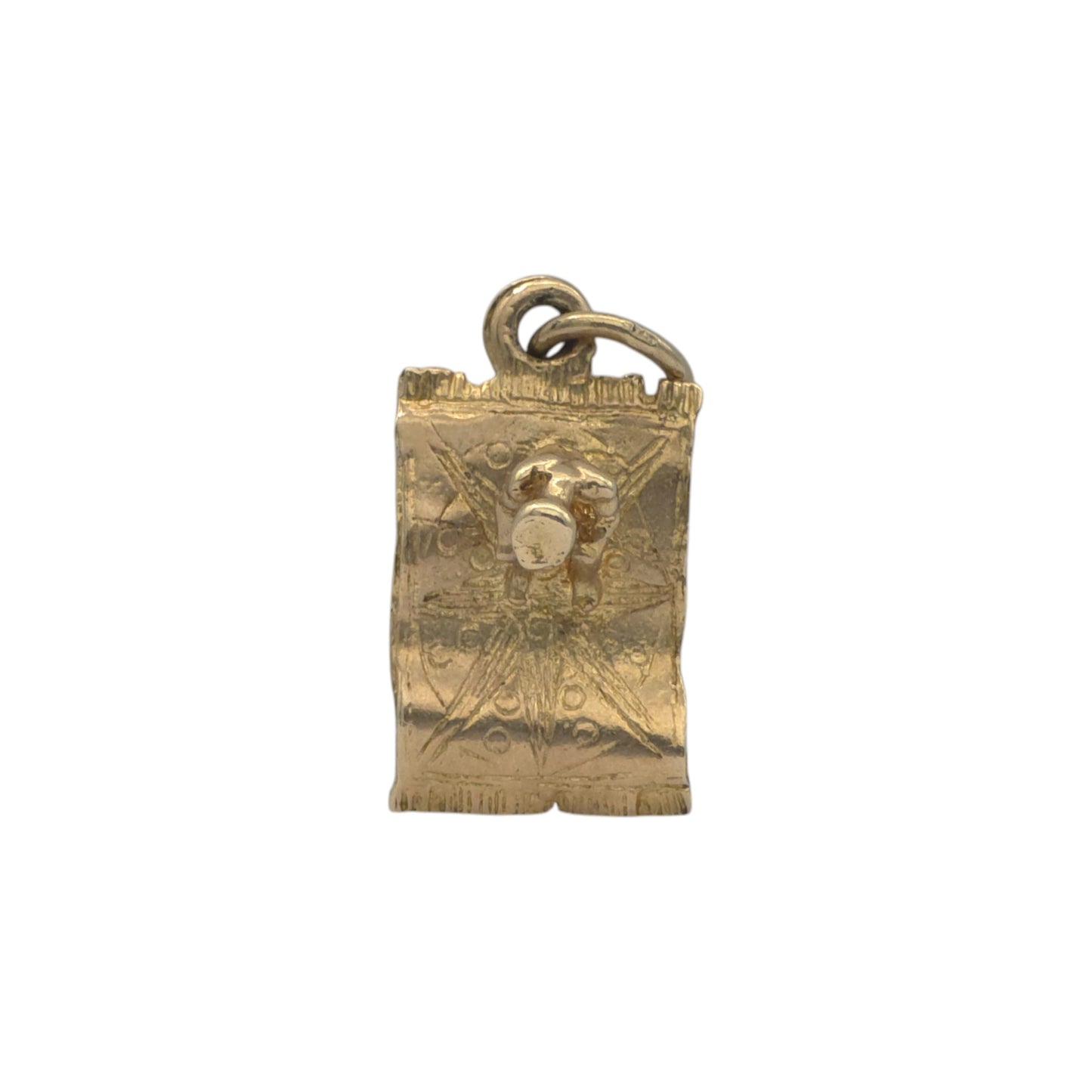 9ct 375 Yellow Gold Magic Carpet Charm 1960 L 1.2 cm 0.9 g.