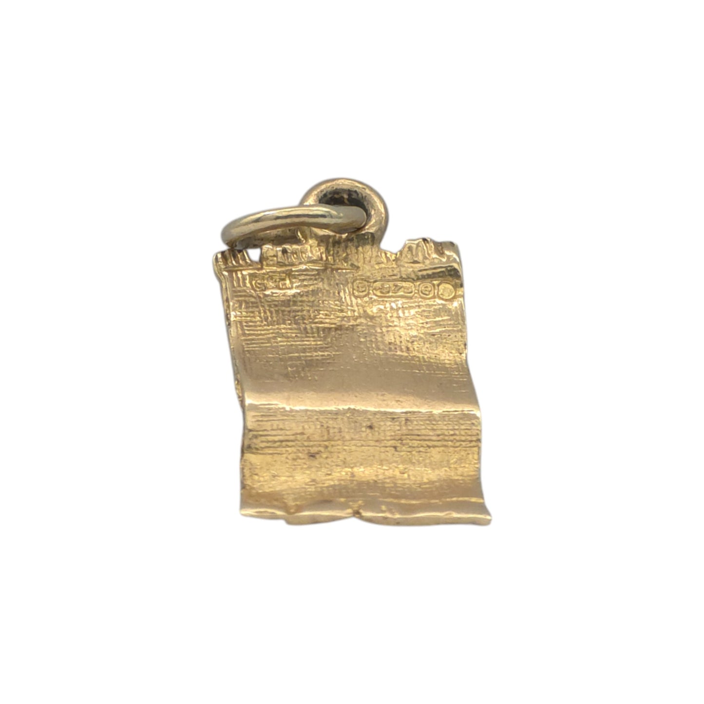 9ct 375 Yellow Gold Magic Carpet Charm 1960 L 1.2 cm 0.9 g.