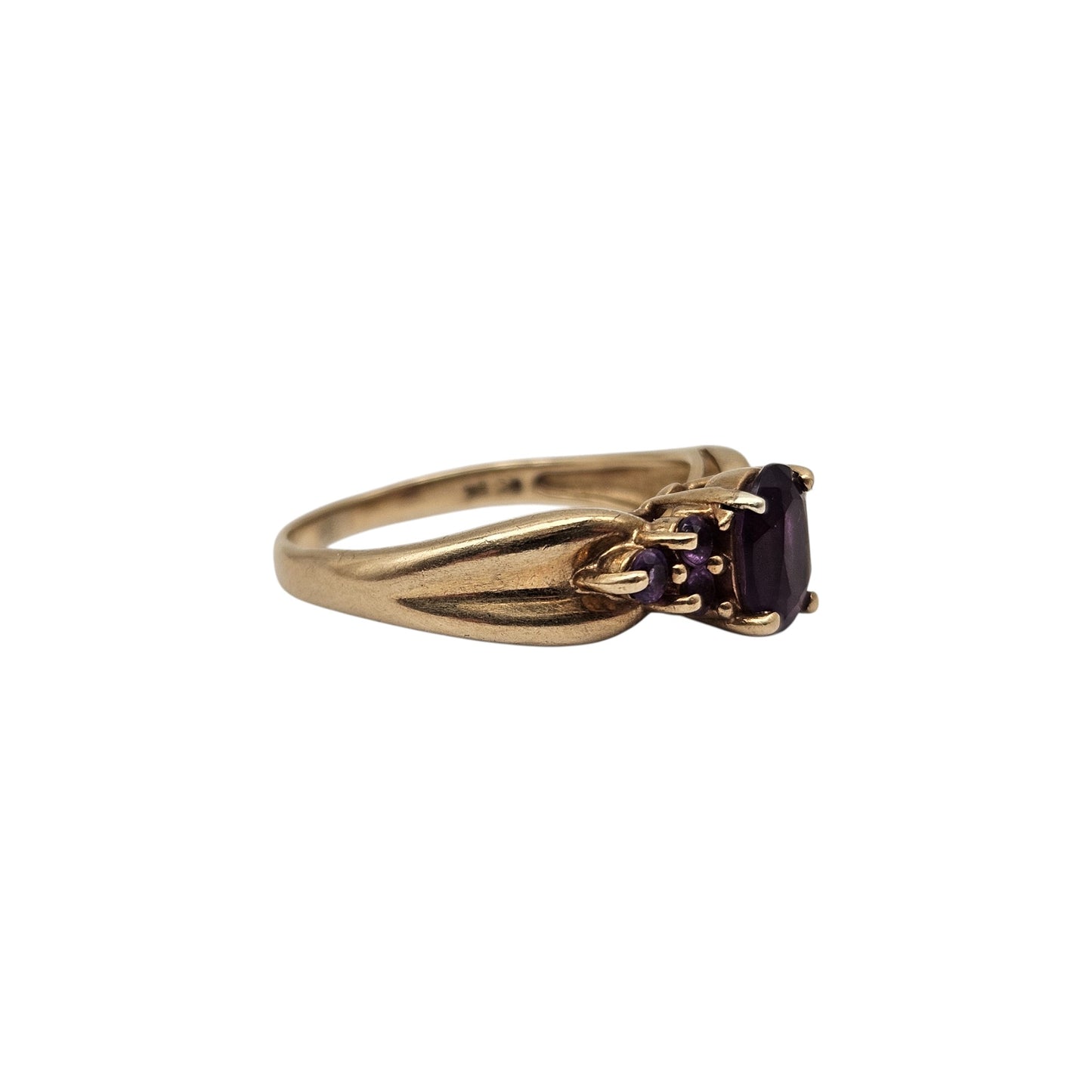 9ct Yellow Gold Amethyst Ring Size O 2.7 g.