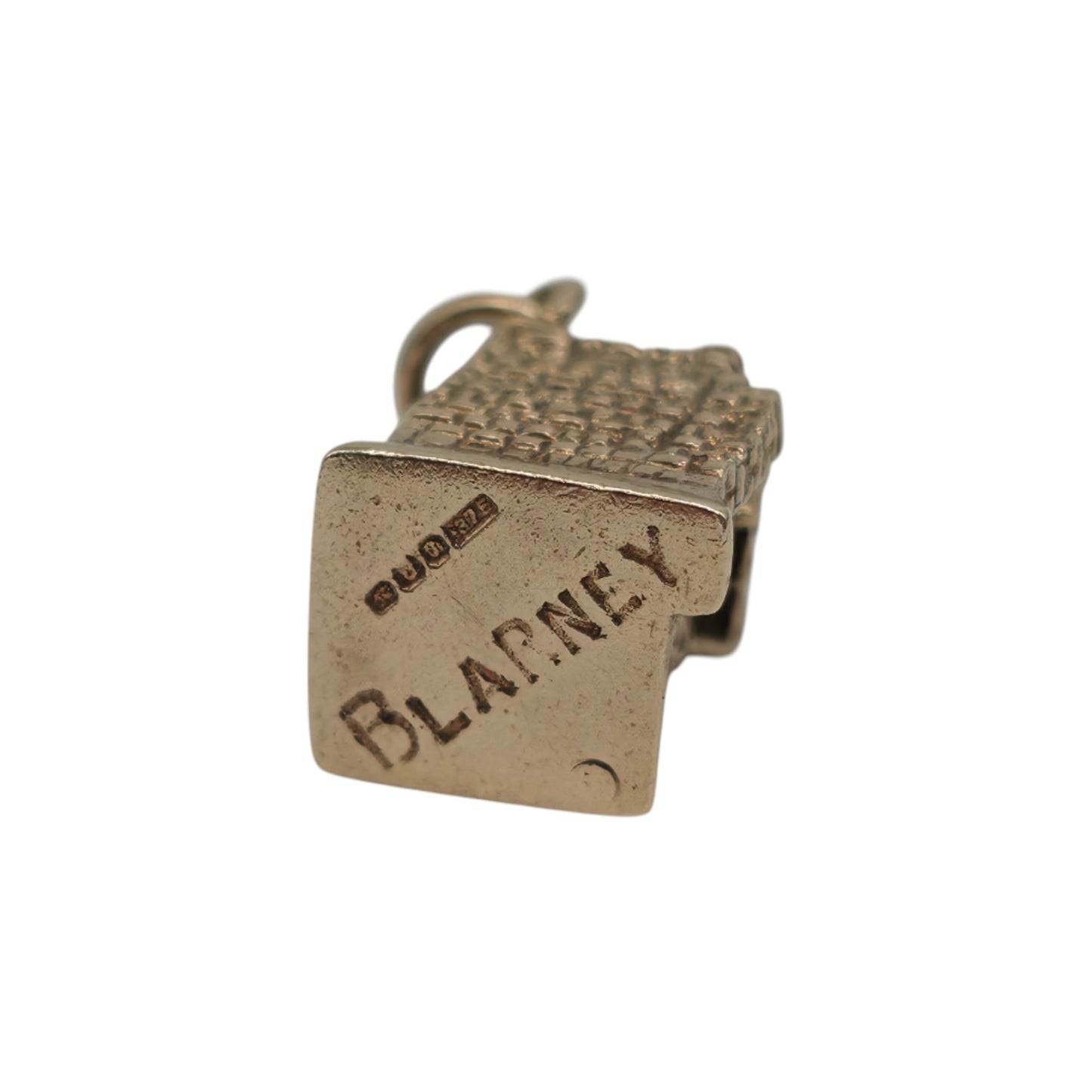 Irish 9ct 375 Yellow Gold Blarney Castle Charm c.1968 L 1.1 cm 2.0 g.