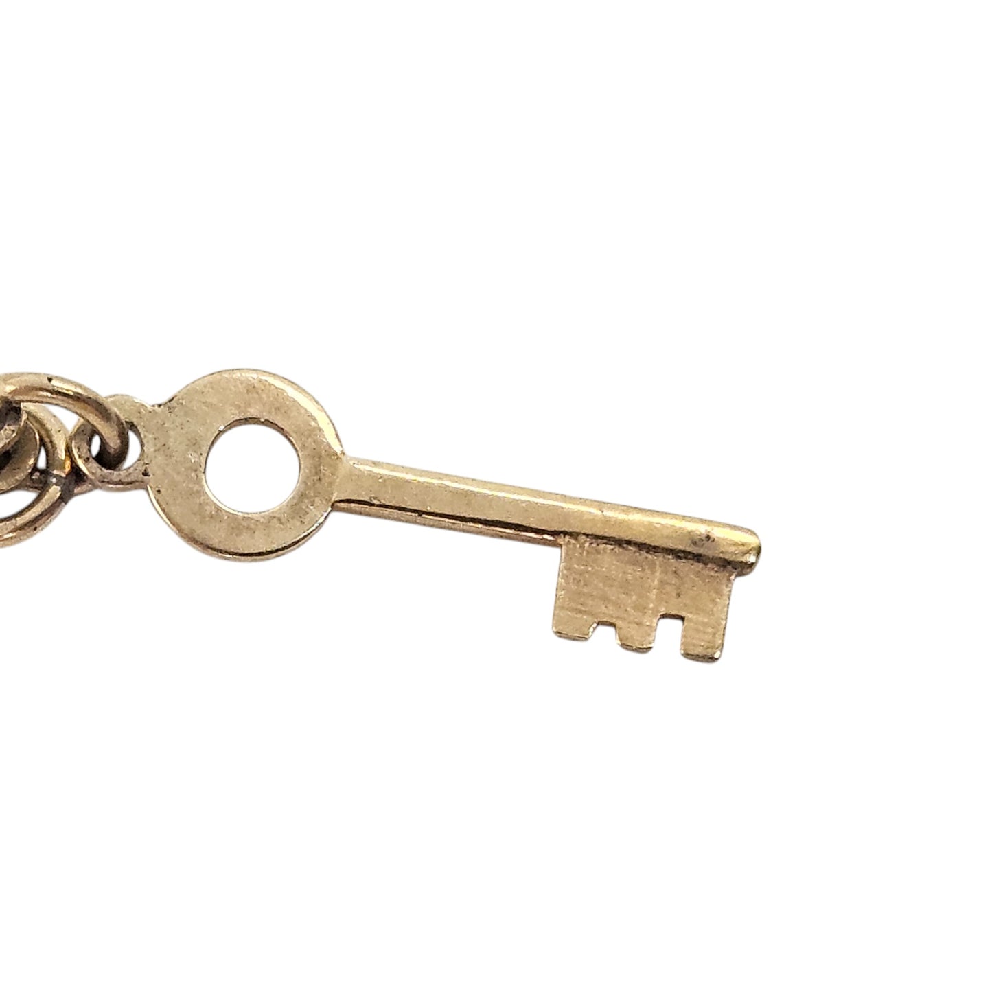 9ct 375 Yellow Gold Bundle Of Keys Charm 1959 L 1.6 cm 1.3 g.
