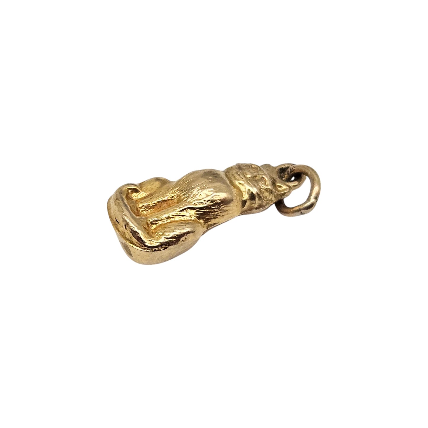 9ct 375 Yellow Gold Cat Charm 1963 L 1.5 cm 0.6 g.