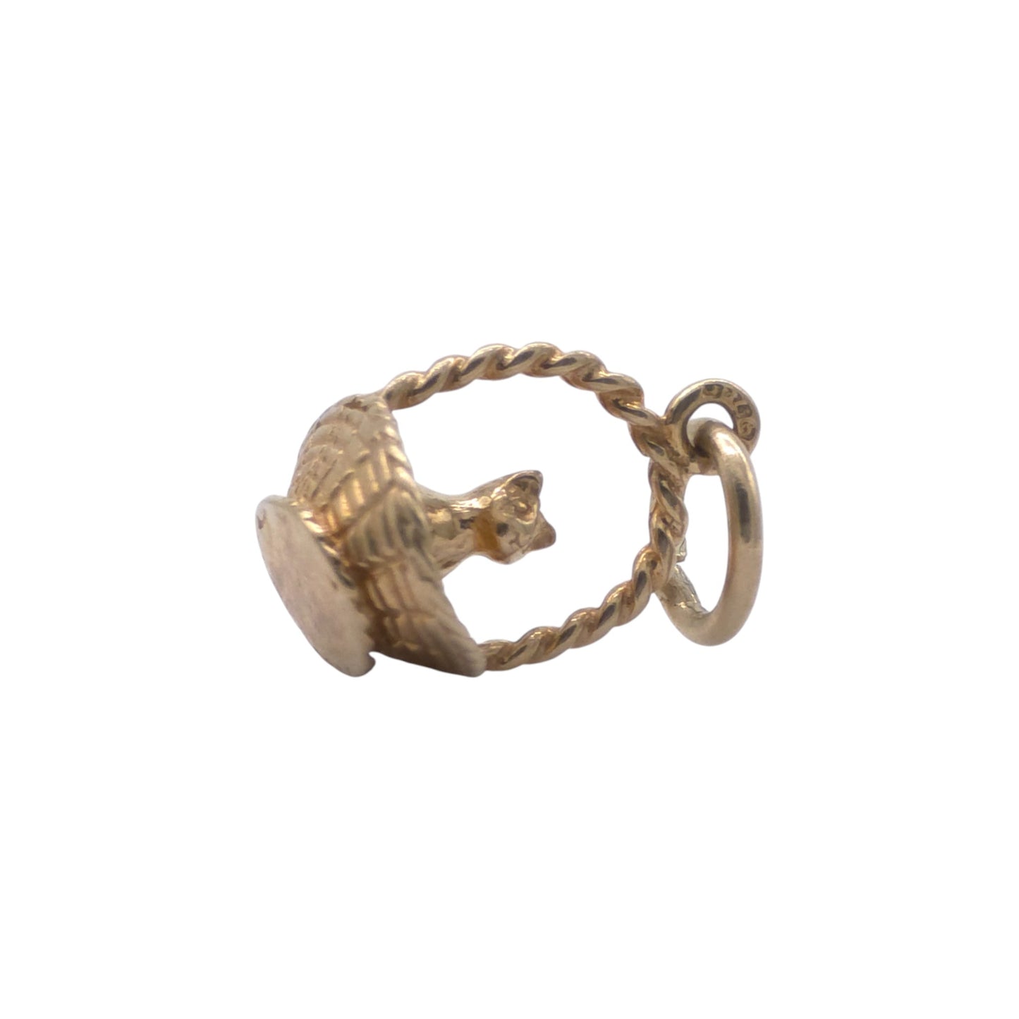 9ct 375 Yellow Gold Cat In Basket Charm 1989 L 1.1 cm 1.4 g.