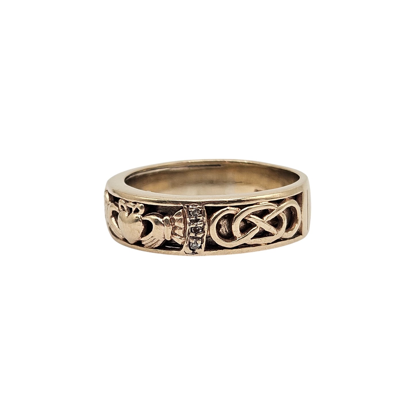 9ct 375 Yellow Gold Claddagh Ring Size Q 1/2, 5.8 g.