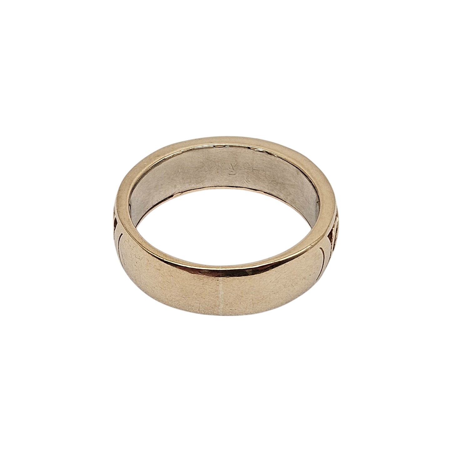 9ct 375 Yellow Gold Claddagh Ring Size Q 1/2, 5.8 g.