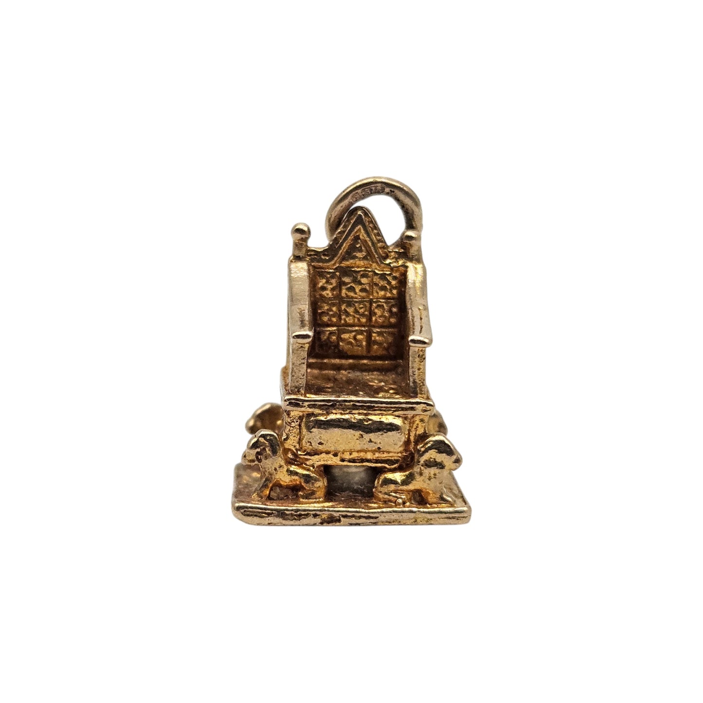 9ct 375 Yellow Gold Coronation Throne Charm 1952 L 1.5 cm 4.1 g.