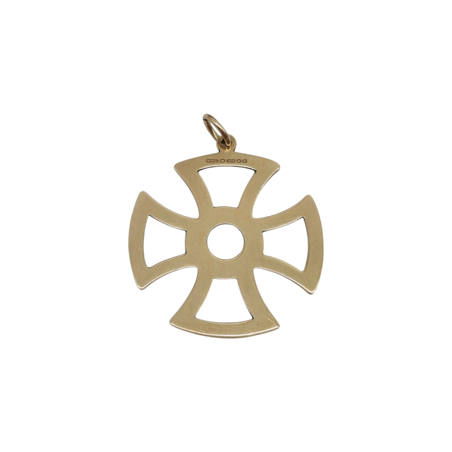 9ct 375 Yellow Gold Maltese Cross Charm 1976 L 2.6 cm 1.8 g.