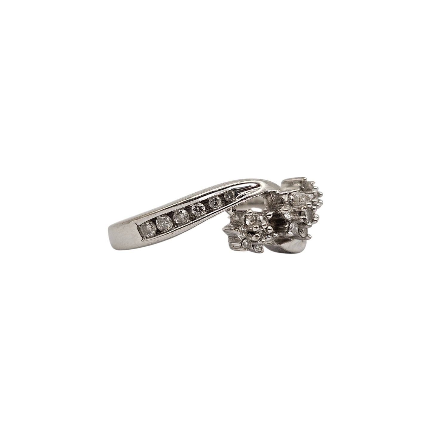 9ct 375 White Gold Diamond Cluster Ring c.2000 Size N 4.6 g.