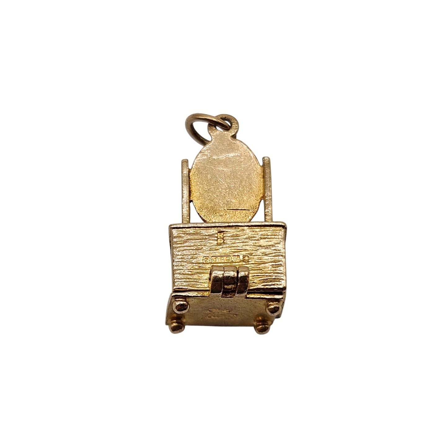 Rare 9ct 375 Yellow Gold Turtle In Dressing Table Opening Charm c.1960's L 1.5 cm 2.9 g.