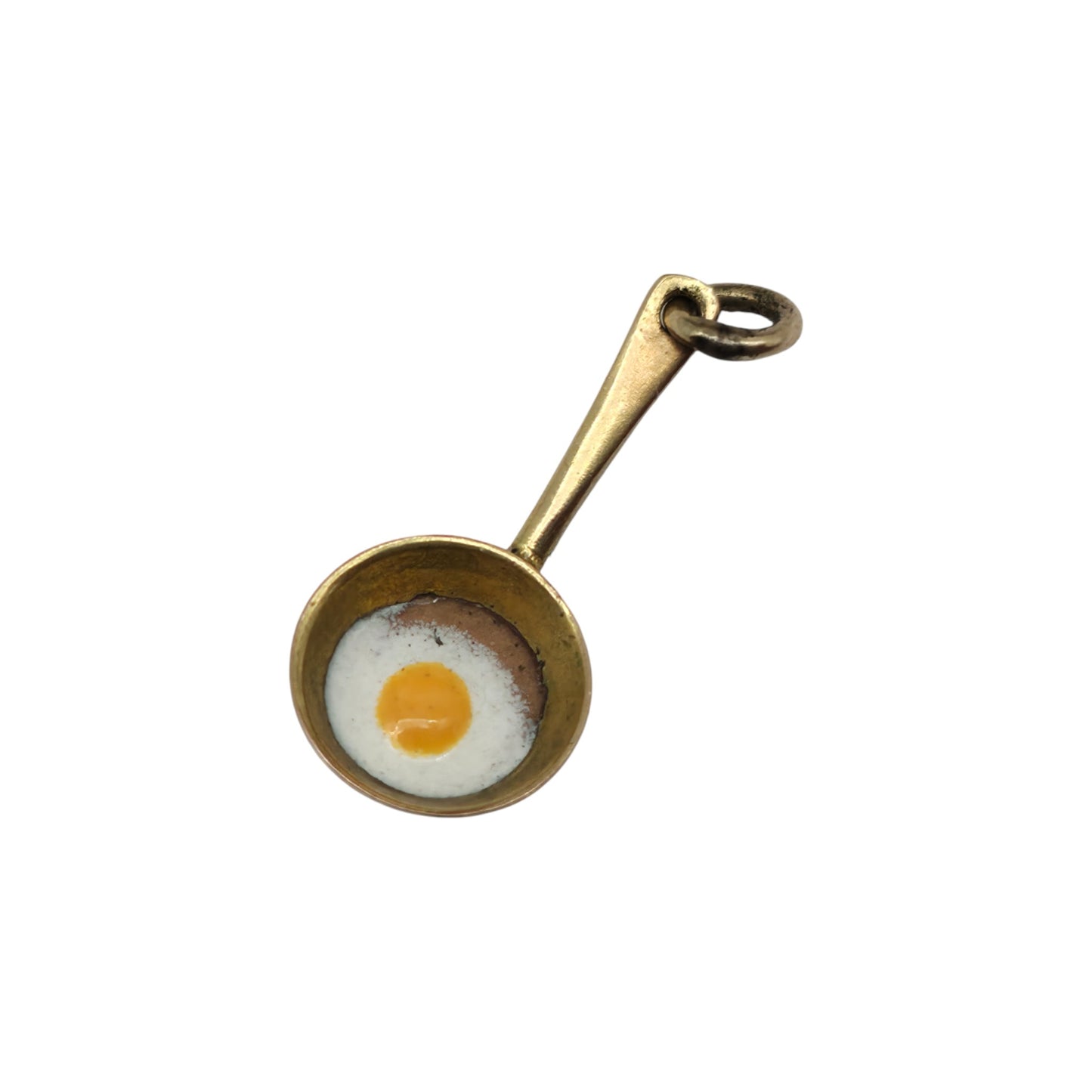 9ct 375 Yellow Gold & Enamel Egg On Frying Pan Charm 1958 L 1.7 cm 0.4 g.