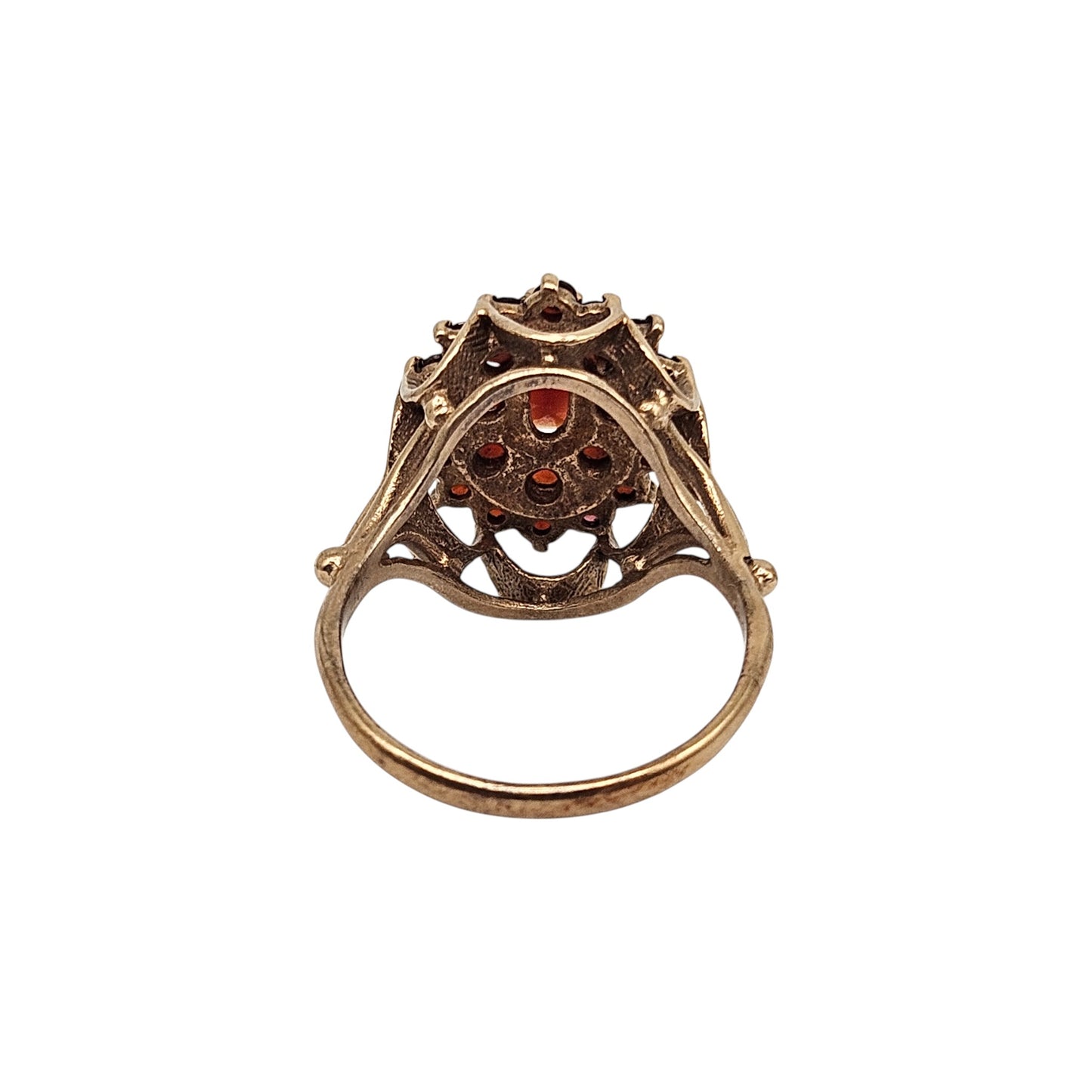 9ct 375 Yellow Gold Garnet Ring 1973 Size O 1/2, 4.8 g.