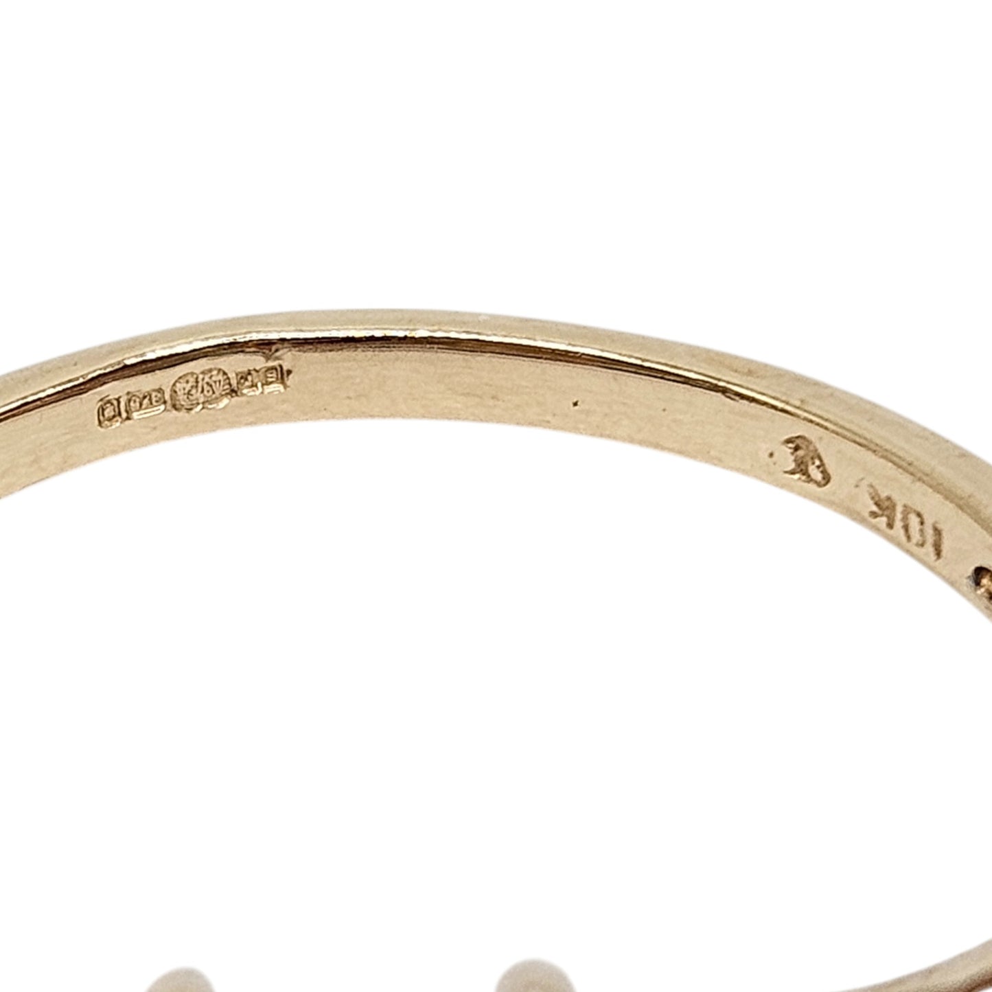 9ct 375 Yellow Gold Spinel & Diamond Heart Ring Size P, 2.7 g.