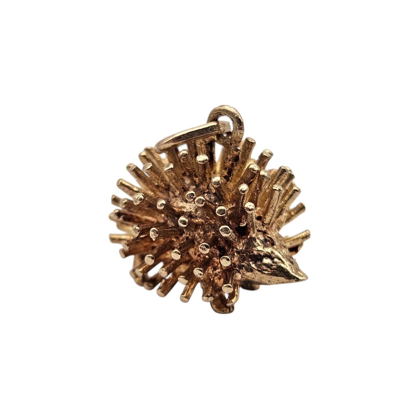 Large 9ct 375 Yellow Gold Hedgehog Charm 1971 L 1.9 cm 6.0 g.
