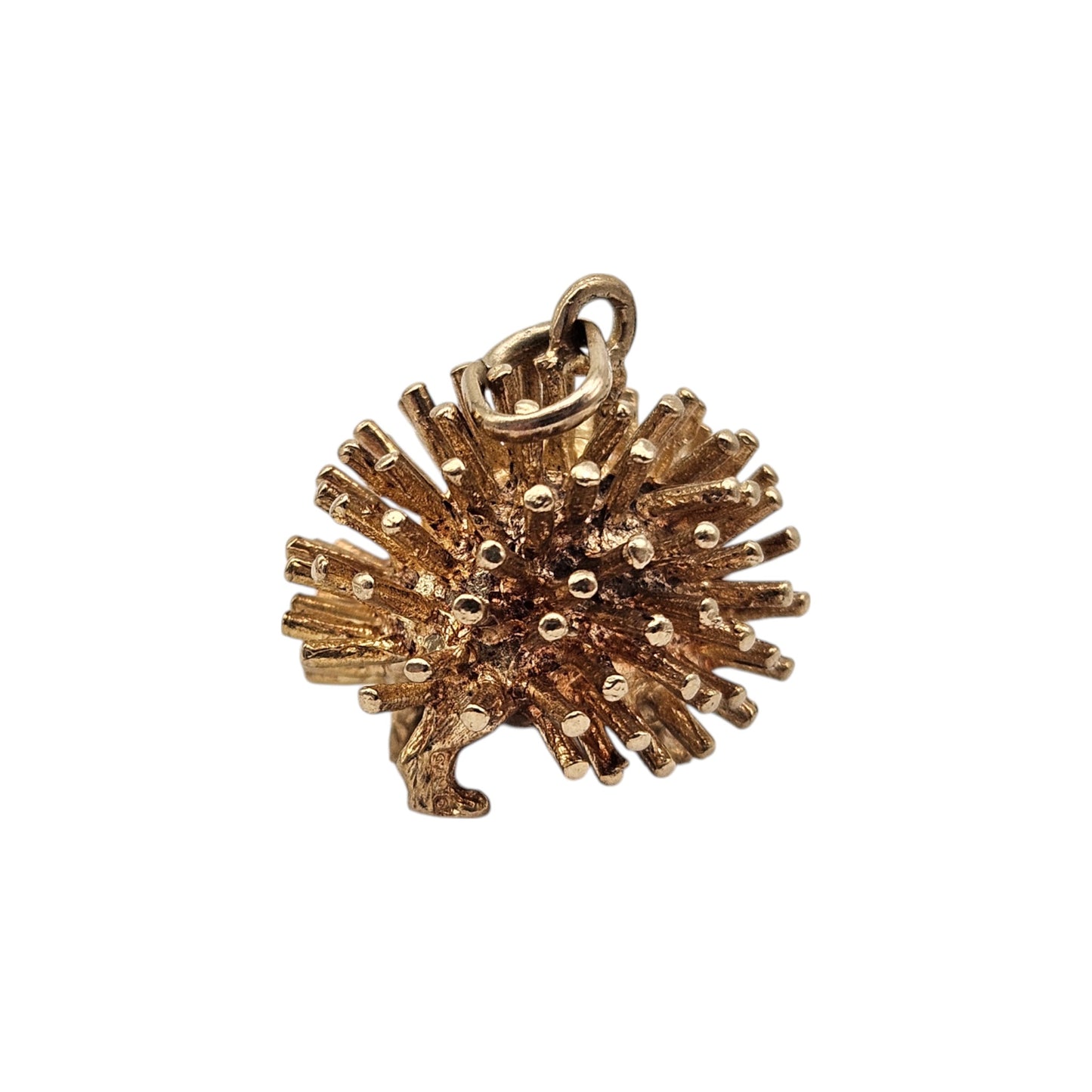 Large 9ct 375 Yellow Gold Hedgehog Charm 1971 L 1.9 cm 6.0 g.