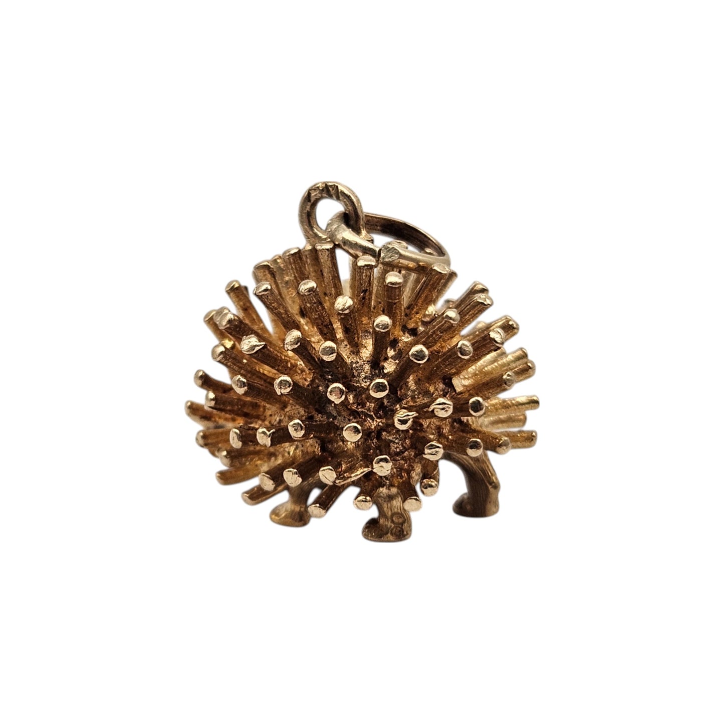 Large 9ct 375 Yellow Gold Hedgehog Charm 1971 L 1.9 cm 6.0 g.