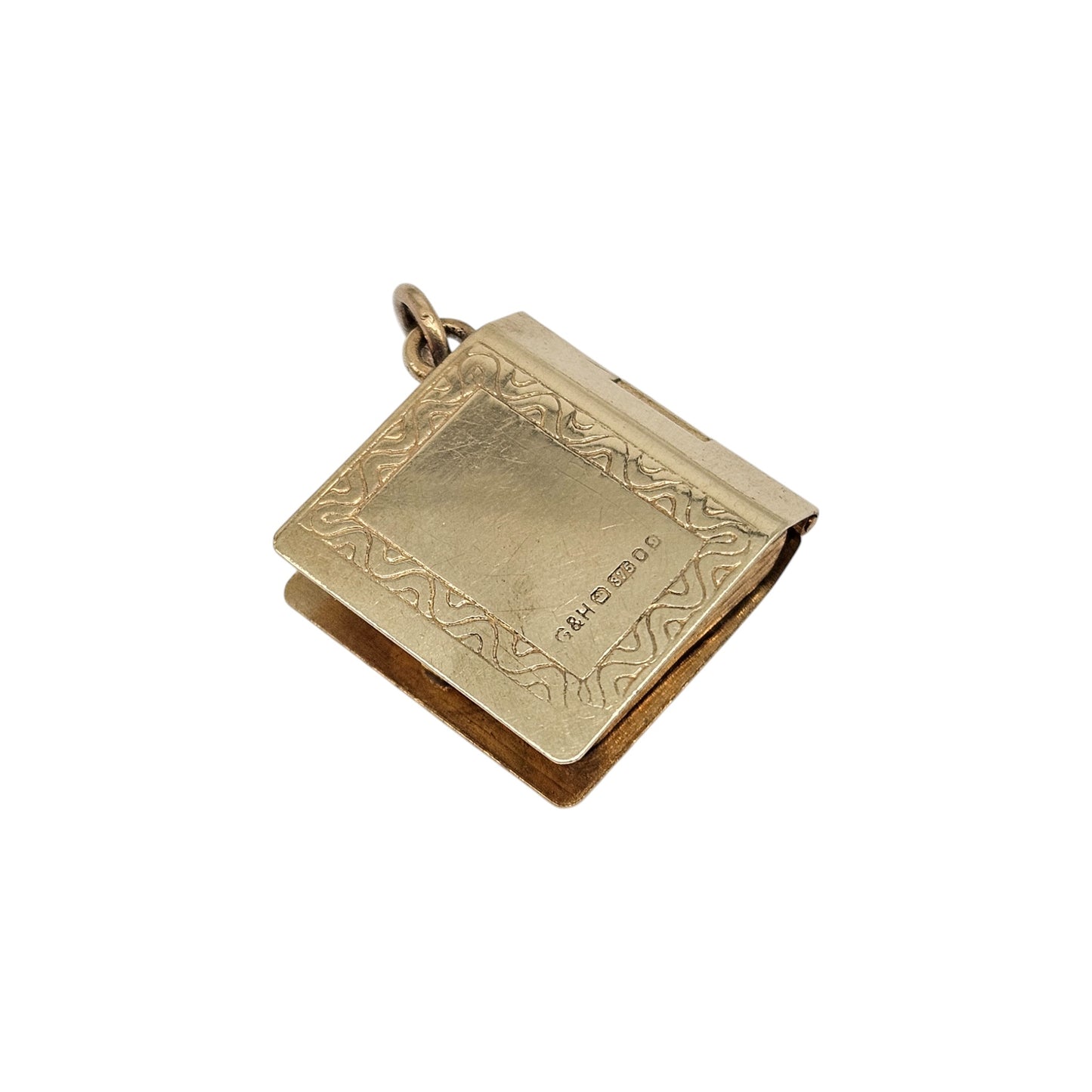 9ct 375 Yellow Gold Holy Bible Opening Charm 1978 L 1.4 cm 2.2 g.
