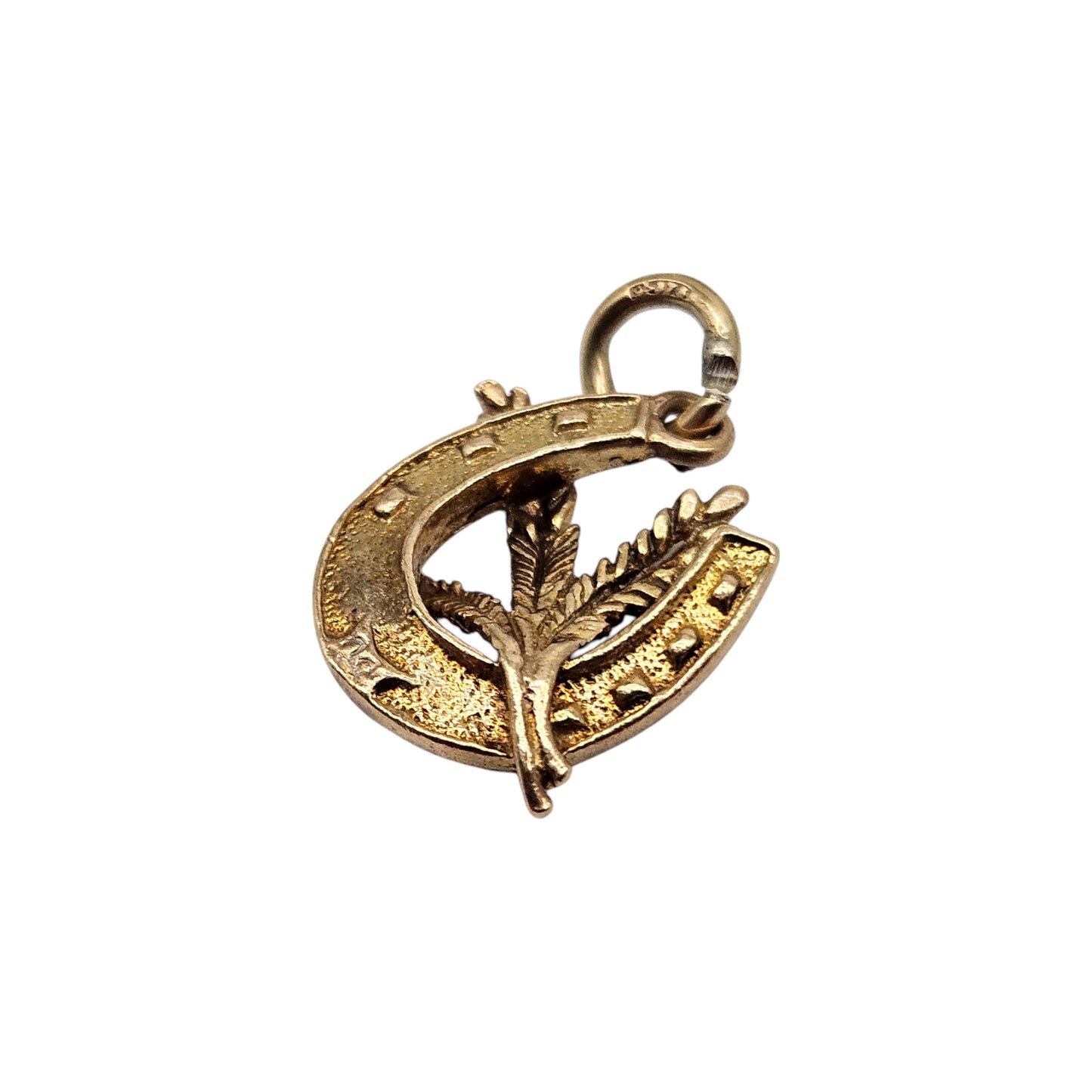 9ct 375 Yellow Gold Horseshoe With Wheat Lucky Charm 1955 L 1.2 cm 1.2 g.