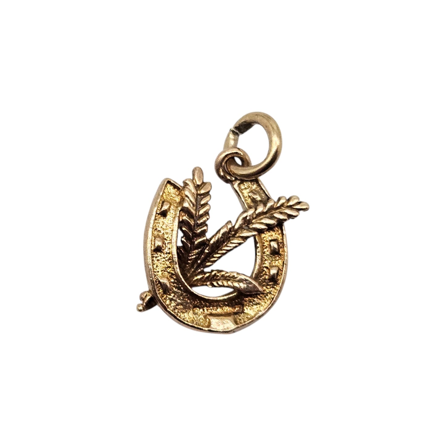 9ct 375 Yellow Gold Horseshoe With Wheat Lucky Charm 1955 L 1.2 cm 1.2 g.