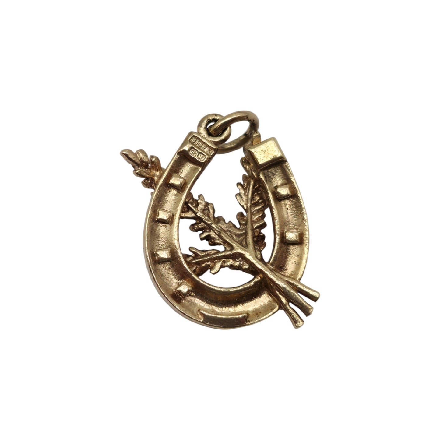9ct 375 Yellow Gold Horseshoe Wheat Charm 1972 L 1.6 cm 2.7 g.