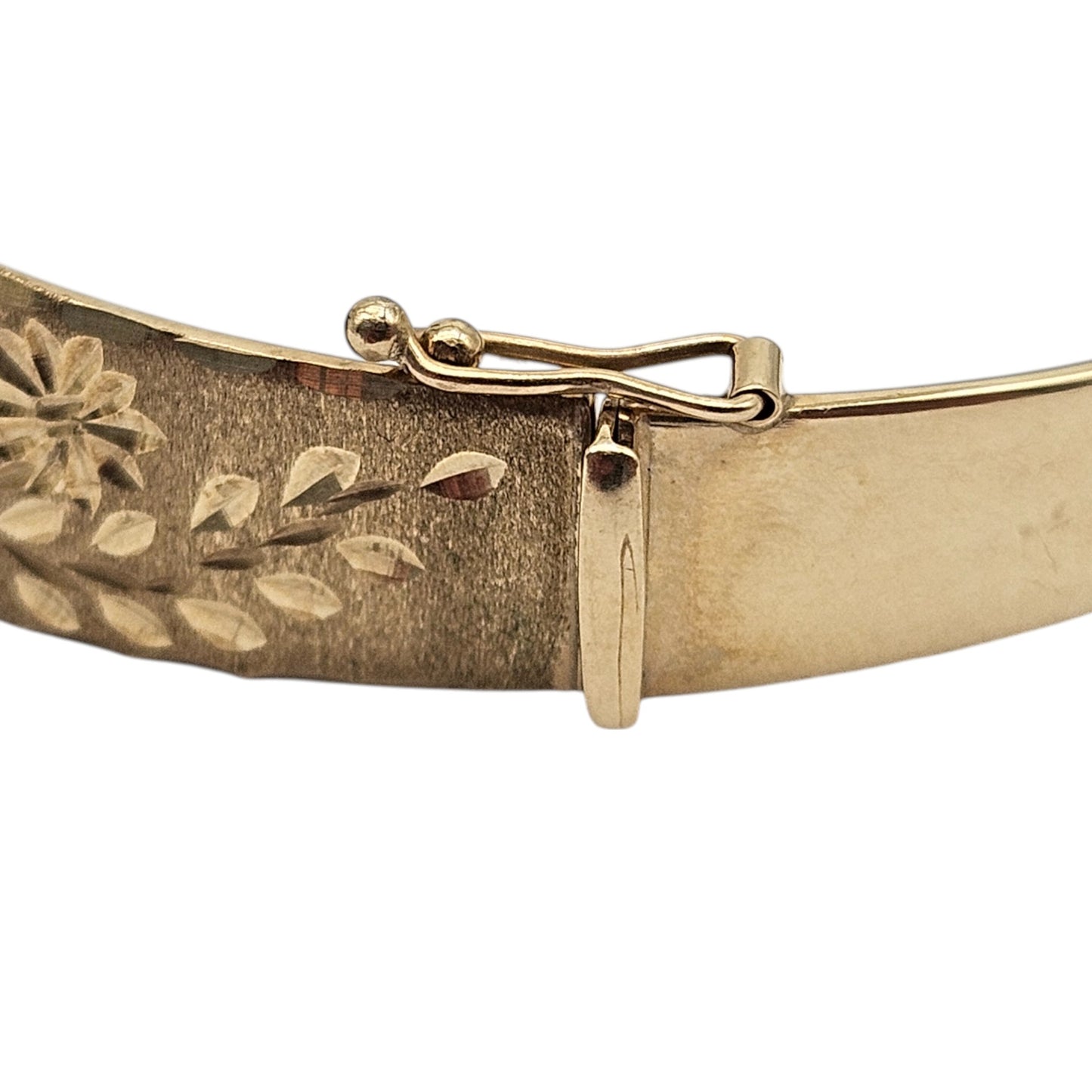 9ct 375 Yellow Gold Engraved Hinged Bangle 9.7 g.