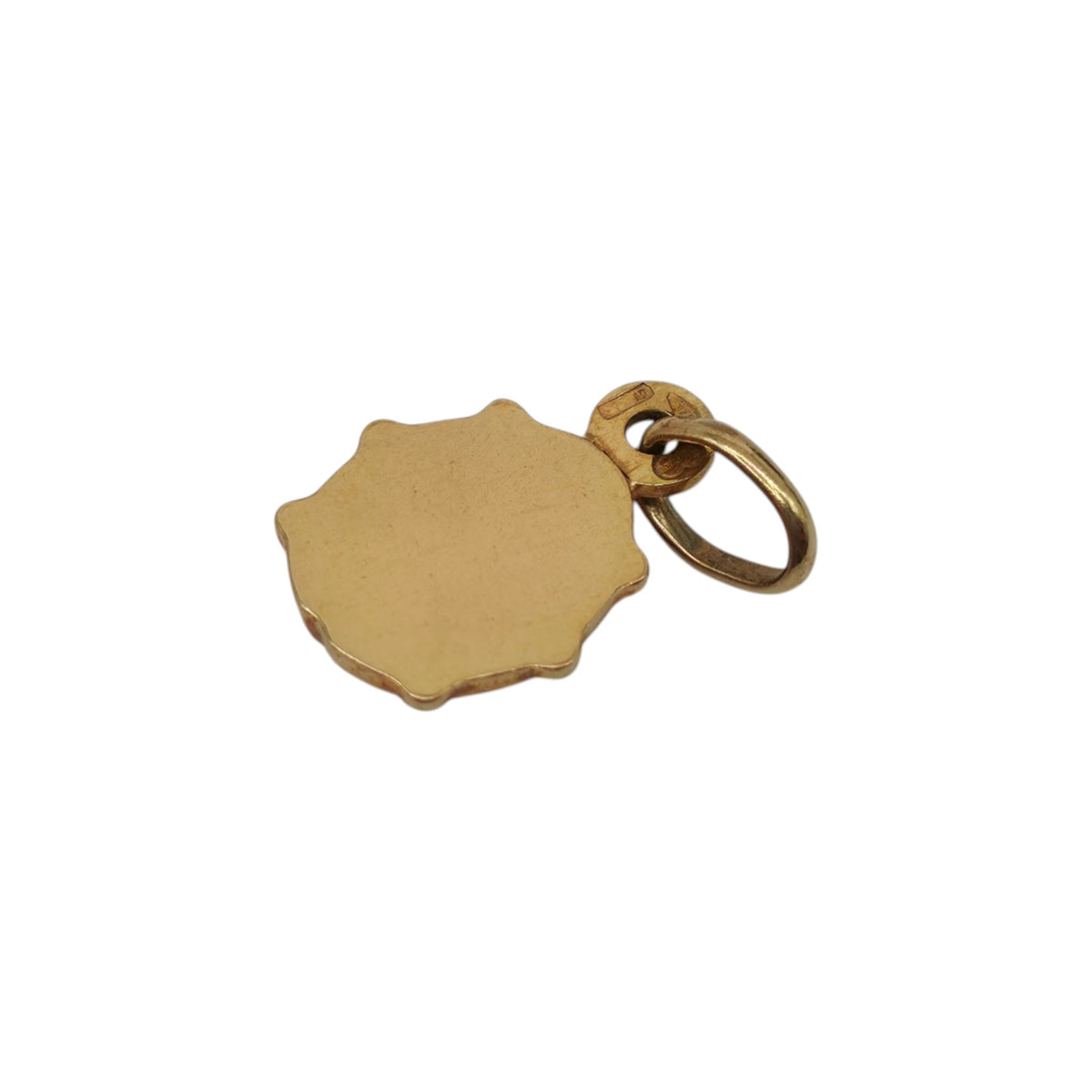 Unoaerre 9ct 375 Yellow Gold & Enamel Ladybird Charm L 1.0 cm 0.8 g.