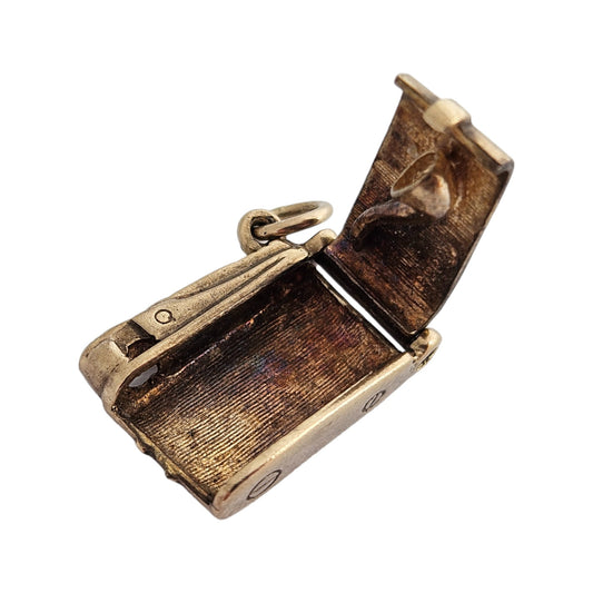 9ct Yellow Gold Lighter with a Pipe Opening Charm 1.6 cm 3.8 g