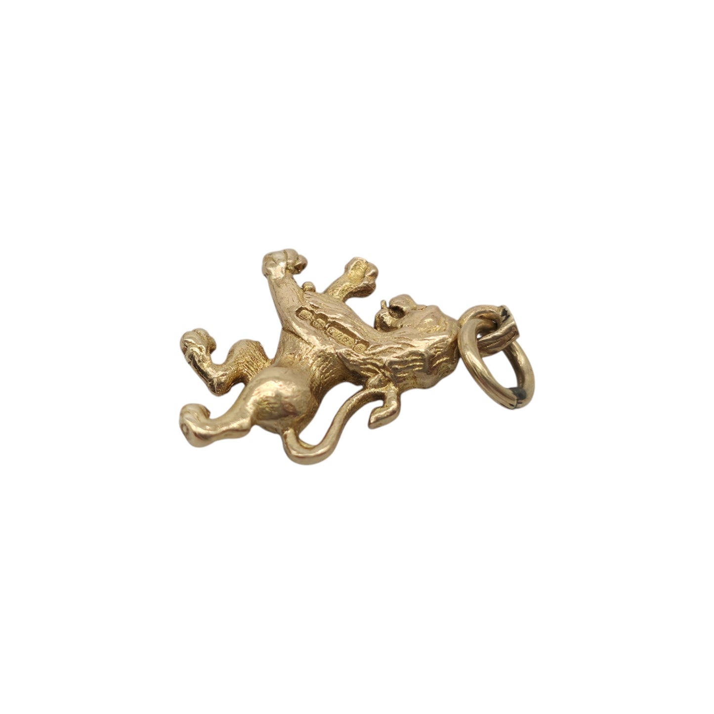 9ct 375 Yellow Gold Rampant Lion Charm 1955 L 1.5 cm 1.7 g.