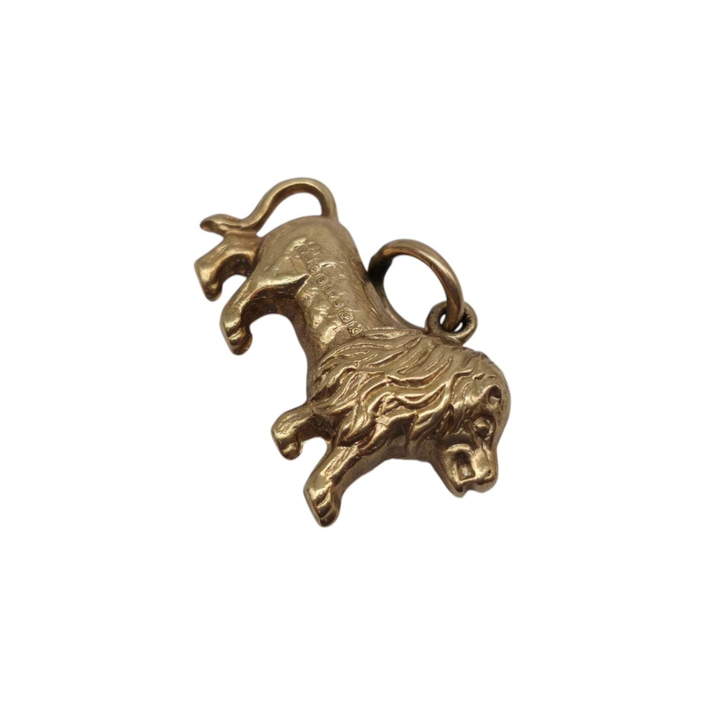9ct 375 Yellow Gold Lion Charm 1972 L 1.8 cm 0.8 g.