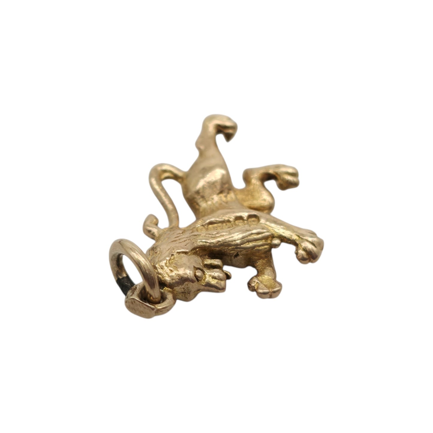 9ct 375 Yellow Gold Rampant Lion Charm 1955 L 1.5 cm 1.7 g.