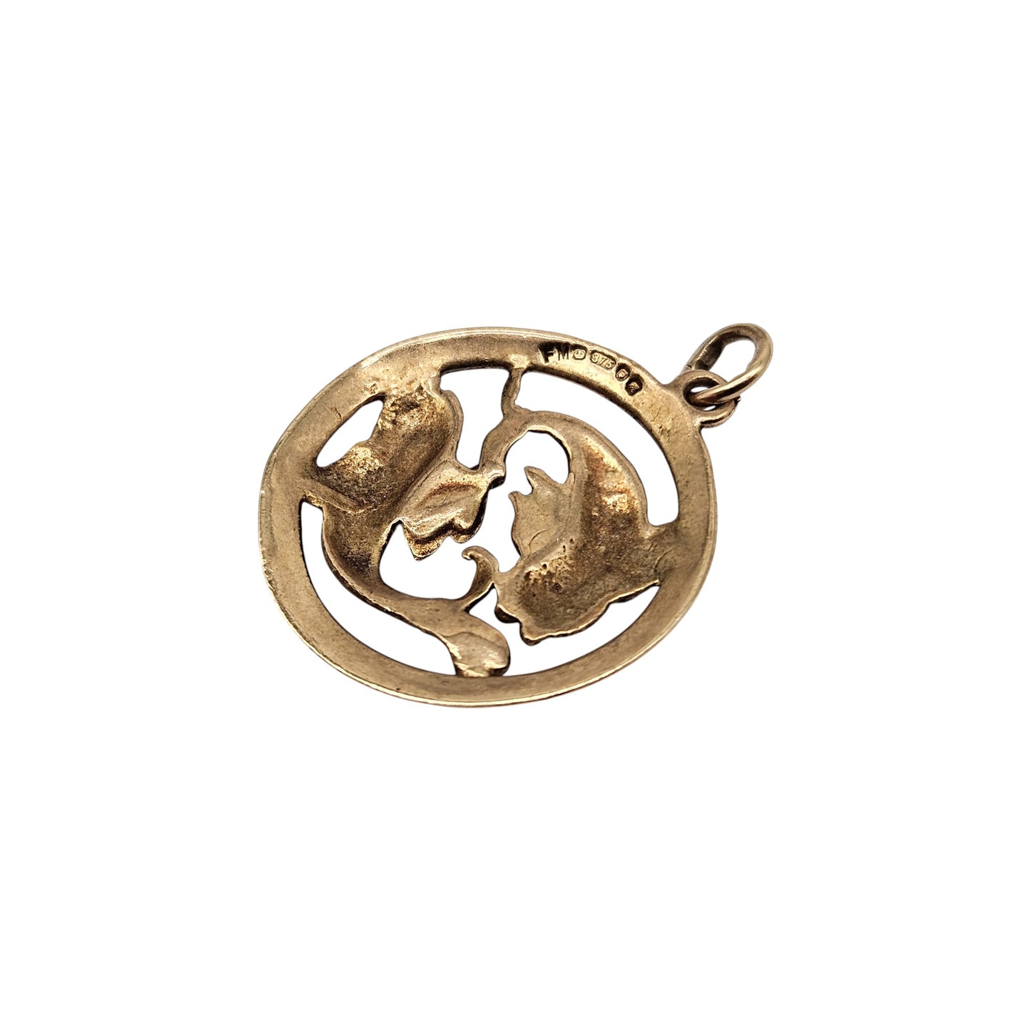 9ct 375 Yellow Gold Pisces Horoscope Charm 1975 L 1.9 cm 1.8 g.