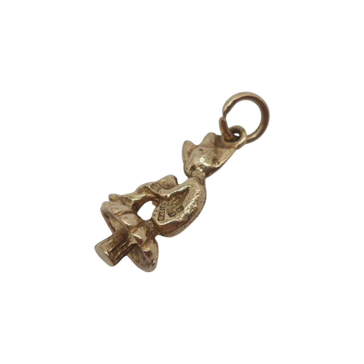 9ct 375 Yellow Gold Pixie Seated On A Toadstool Charm 1973 L 1.6 cm 1.6 g.