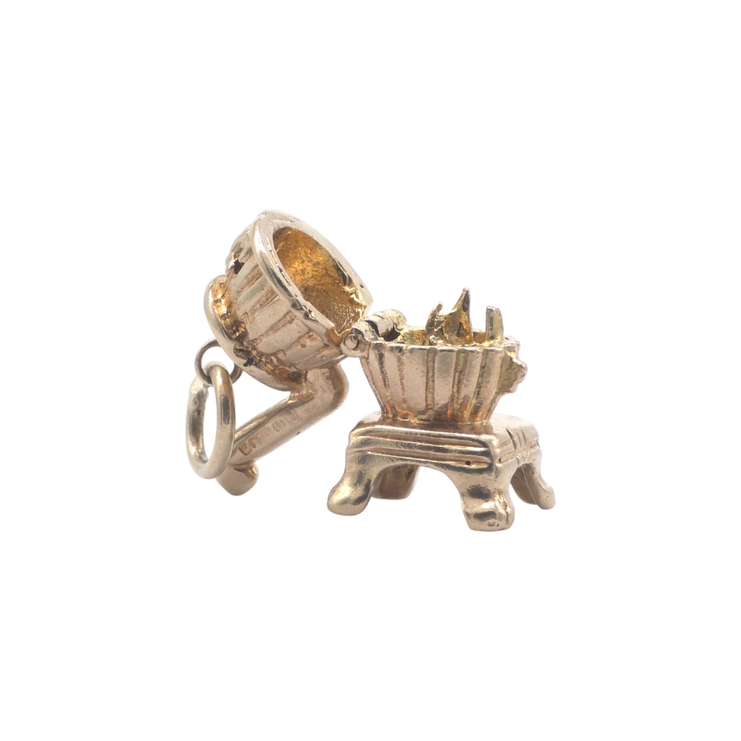 Unusual 9ct 375 Yellow Gold Potbelly Stove Opening Charm c.1955 L 2.1 cm 4.5 g.