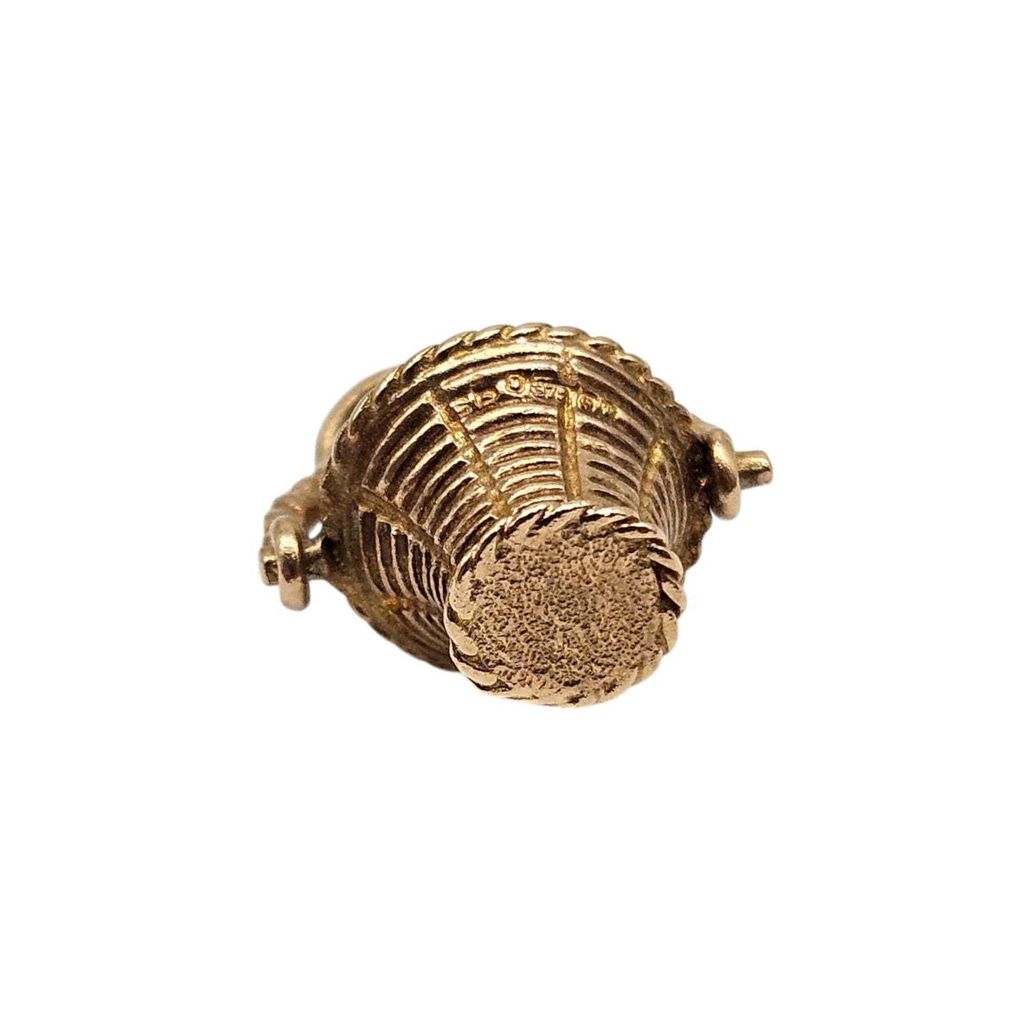 9ct 375 Yellow Gold Puppy In Basket 1970 L 1.7 cm 2.6 g.