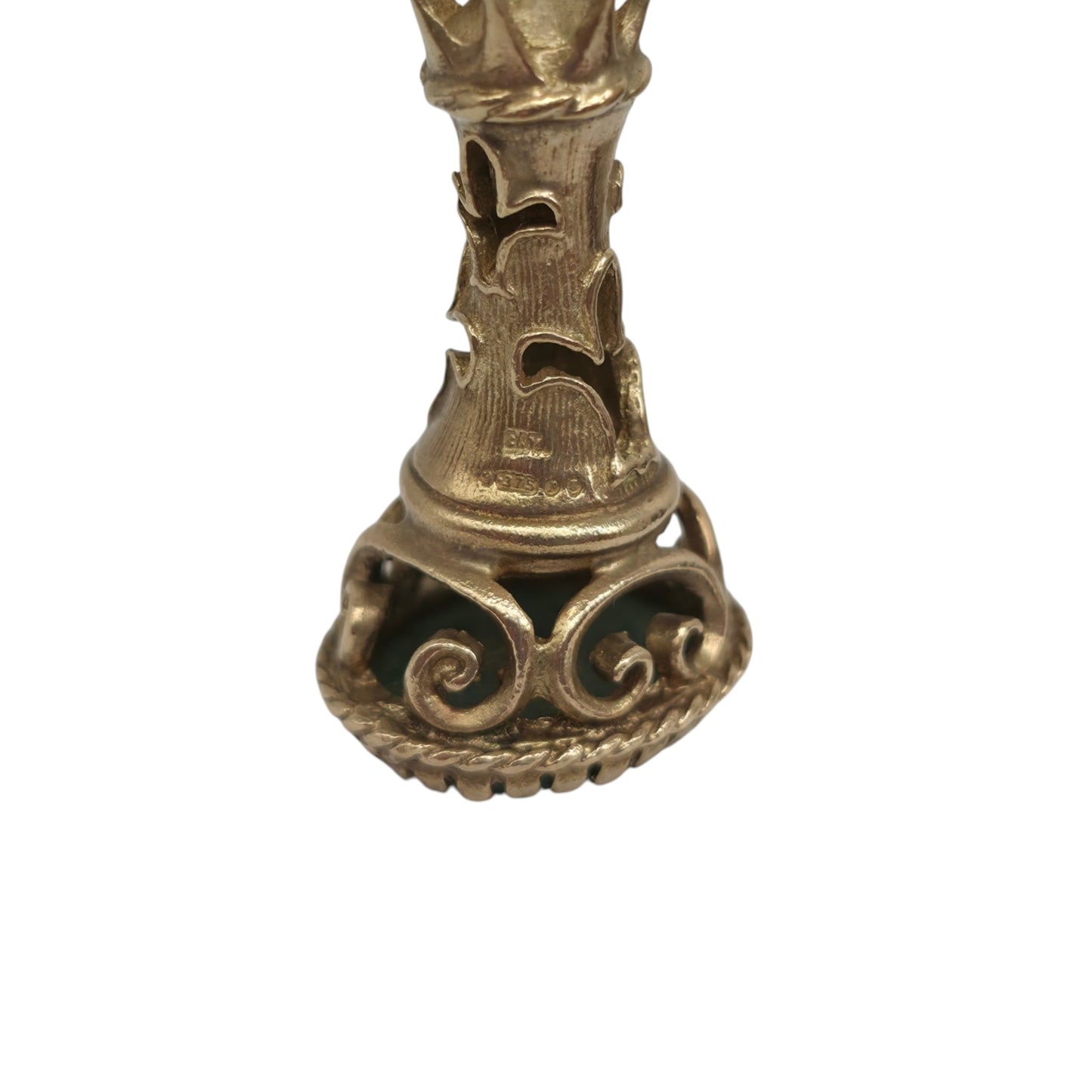 9ct 375 Yellow Gold Queen Chess Piece Charm 1970 L 3.1 cm 6.8 g.