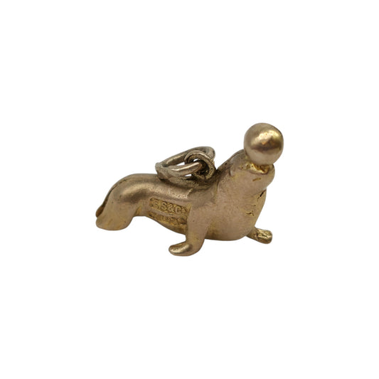 9ct 375 Yellow Gold Seal Charm 1949 L 1.4 cm 2.6 g.