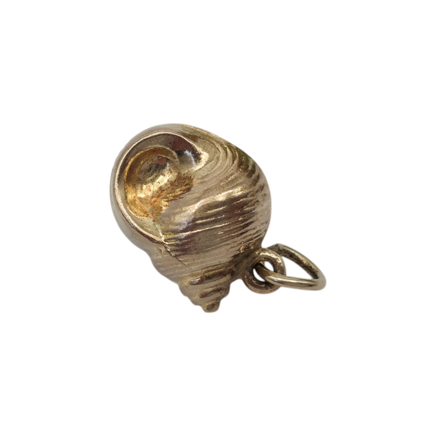 9ct 375 Yellow Gold Seashell Charm 1979 L 1.2 cm 0.6 g.