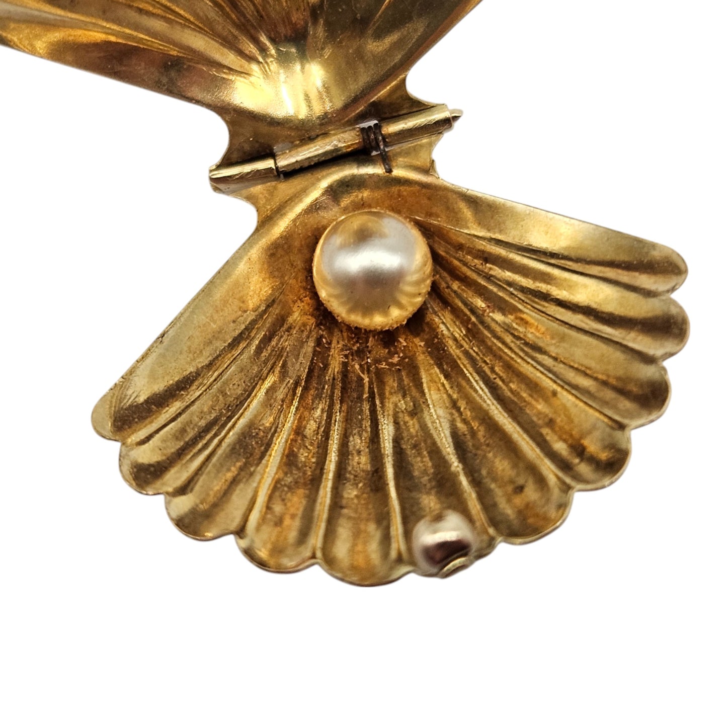 Large 9ct 375 Yellow Gold Seashell Opening Charm 1965 L 2.3 cm 2.7 g.