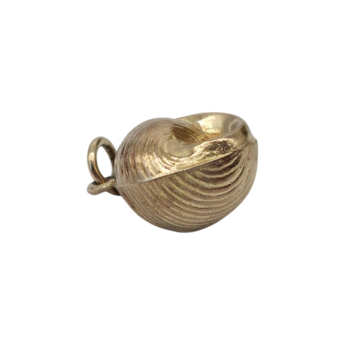 9ct 375 Yellow Gold Seashell Charm 1979 L 1.2 cm 0.6 g.